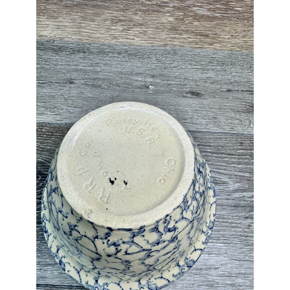 Vintage R.R.P. Co. 7.25" Mixing Bowl Blue Spongeware Roseville Ohio USA - Picture 7 of 11
